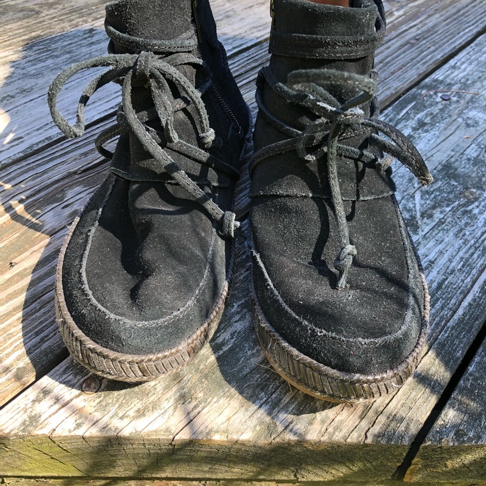 UGG Moccasin Booties Suede 6M